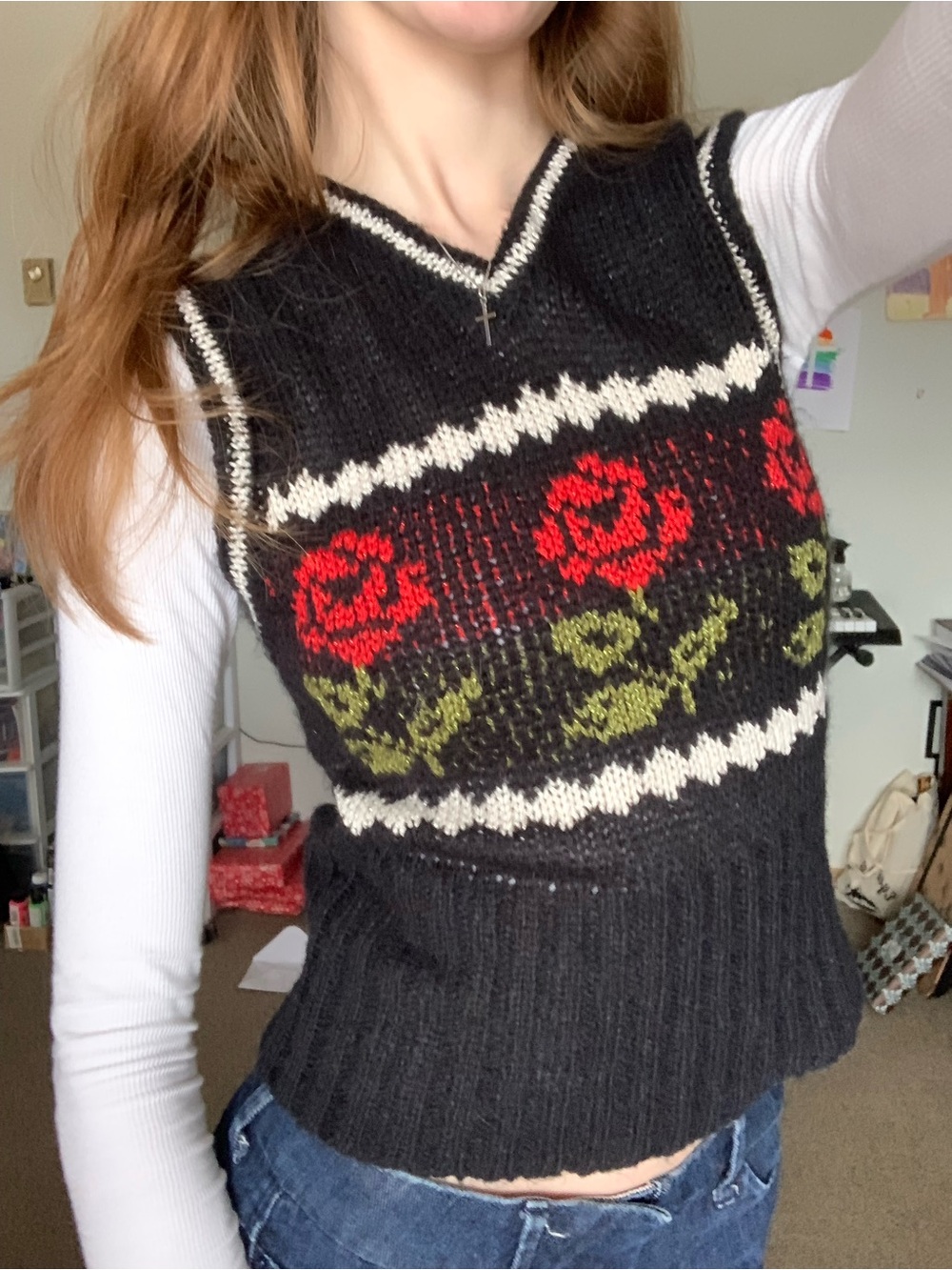 Kimchi Blue Urban Outfitters Black Rose Knit V-Neck Sweater Vest – Size M - Picture 8 of 9